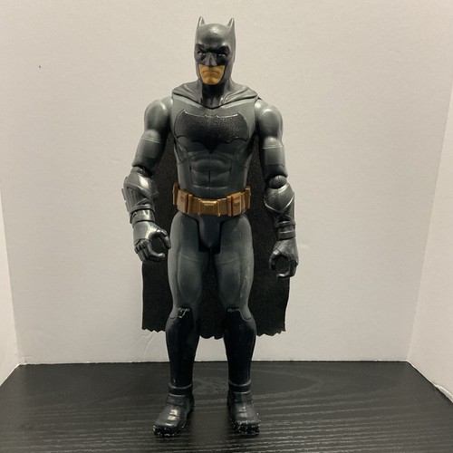  Mattel 12-inch Batman Action Figure DC Comics With cape 2016 - Picture 7 of 7