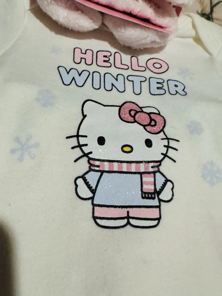 Hello Kitty Bebé Niña Juego de 3 Piezas "Hola Invierno" Blanco y Rosa con Lazo 3 Meses Nuevo con Etiquetas Foto 2 de 4