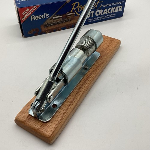 Vintage Reed’s Rocket Nut Cracker Model 816 Made In USA Pecan Walnut Brazil Nuts - Picture 6 of 16
