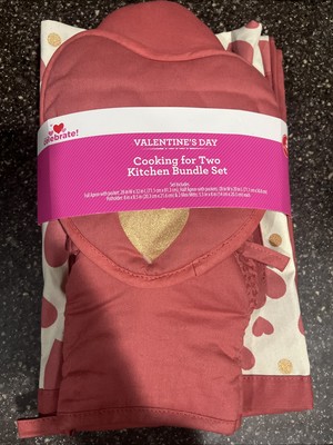 Cooking For Two Valentine s Day Kitchen Bundle Set Pink W/Metallic Heart - New