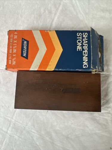 Vintage "Norton" Sharpening Stone (1970's) 4” X 1 & 3/4” X 5/8” 1B 134 No. 85550 - Picture 2 of 7