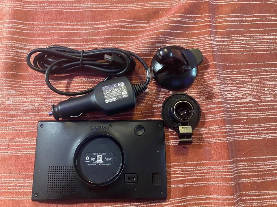 Garmin DriveSmart 50LMT 5 inch GPS Bundle. Free Shipping - Image 3 of 3