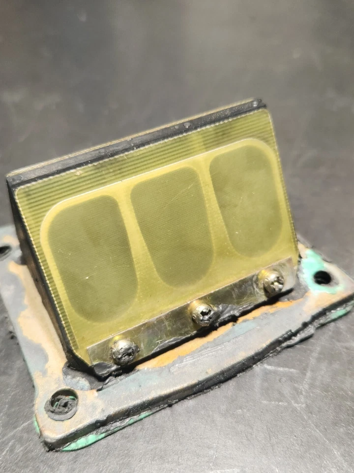 Yamaha IT200 IT 200 1984 1985 motor admisión de aire lengüetas jaula 43G-13610-00-00 Foto 4 de 4