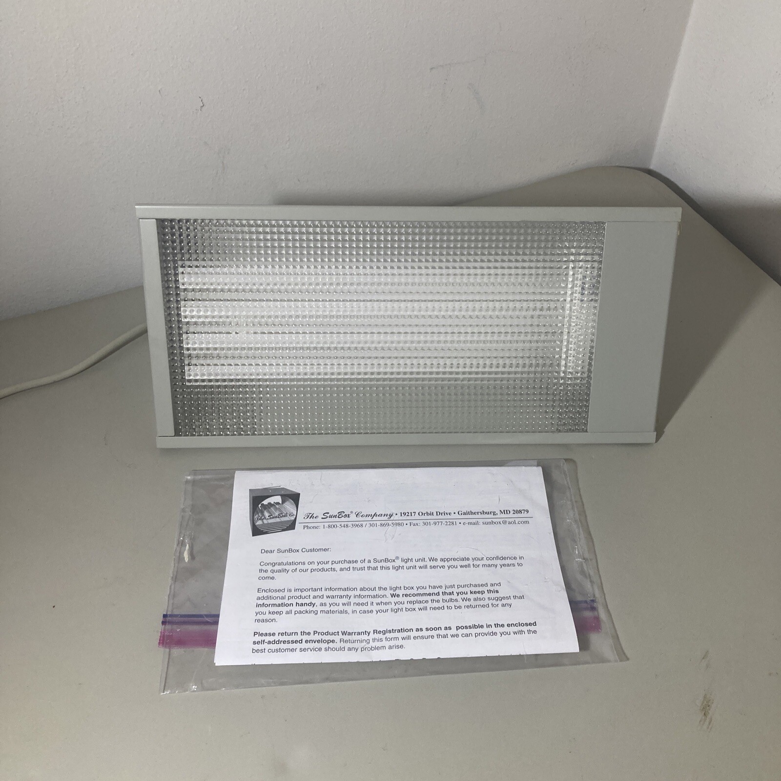 Sunbox SunLight Jr Light Therapy Sun Light Box Therapeutic Lamp USA