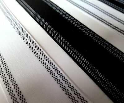 Hemiline. Bund Petersham. Gerade 25mm und 38mm. Schwarz-Weiß Farben 