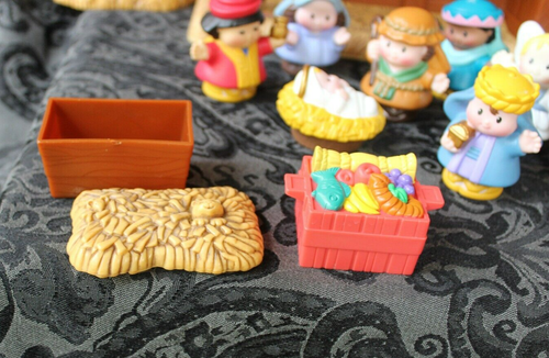 19 Piece Fisher Price Little People Musical Light Up Manger / Nativity Set - Picture 5 of 12