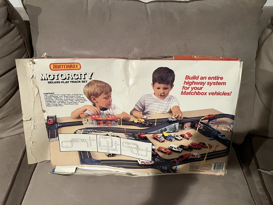 Vintage 1987 Matchbox Motorcity Deluxe Play Track Set RARE - Image 2 of 4