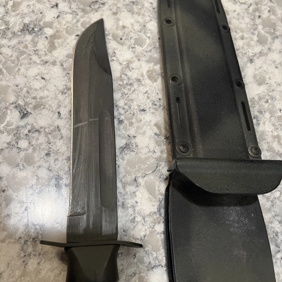 无品牌“不锈钢”橡胶手柄格斗刀带塑料鞘 — 第 4/4 张图片