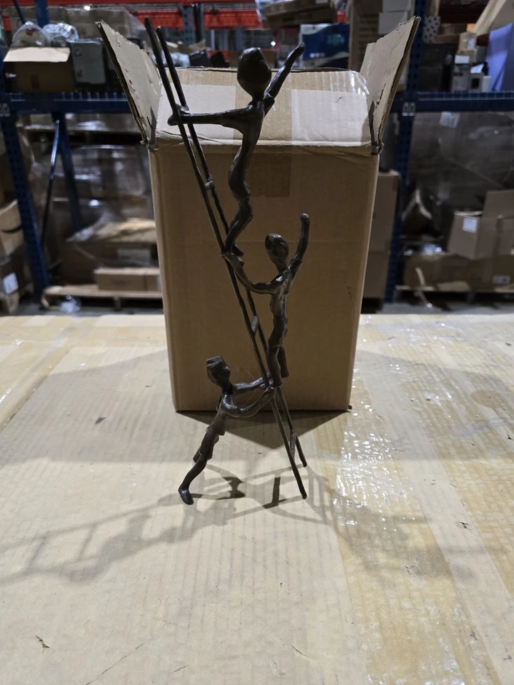 Decoración de estante de arte de metal Danya B. ZD6720 - Bronce fundido en arena contemporáneo... Foto 2 de 3