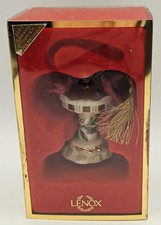 2001 Lenox Winter Greetings Annual  Birdbath Christmas Ornament w Box