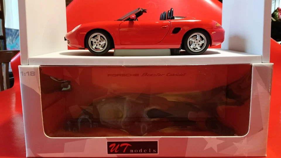 UT MODELS 1/18 PORSCHE BOXSTER 1996 CABRIOLET RED - Immagine 2 di 4