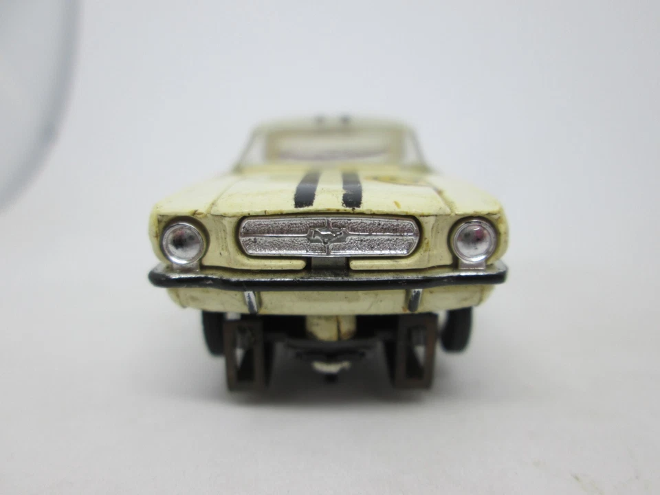 Modelo Motoring Thunderjet 500 Mustang Slot Car, neumáticos de silicona raros en la parte posterior Foto 3 de 4