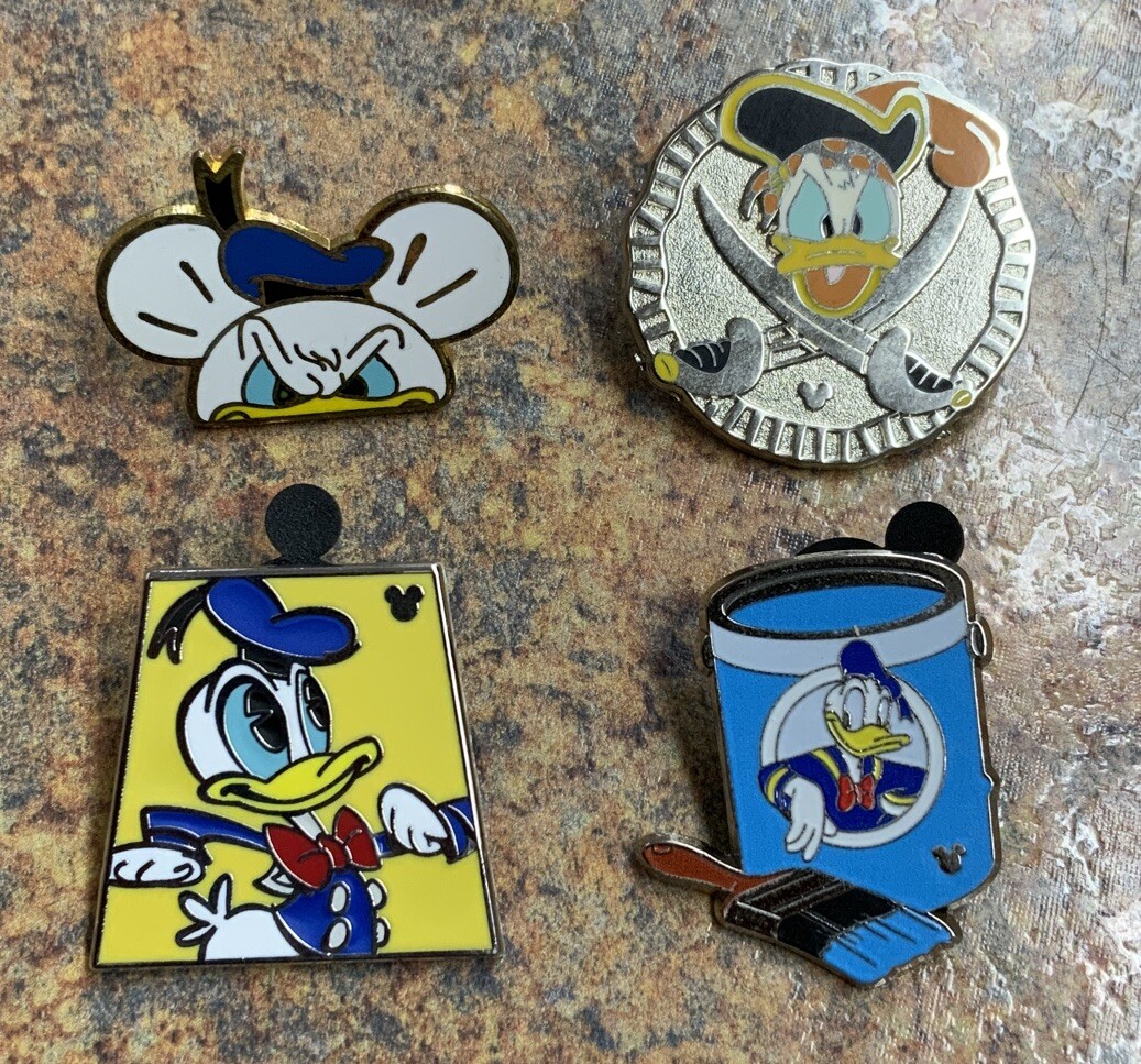 Donald Disney Pins (4)