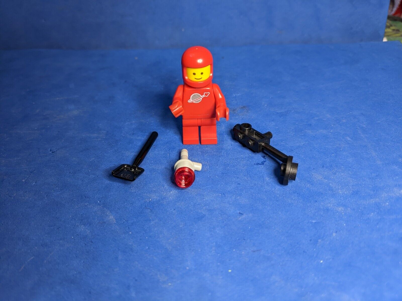LEGO Classic Space Man Minifigure Lot Red Vintage Astronaut ray gun mine shovel