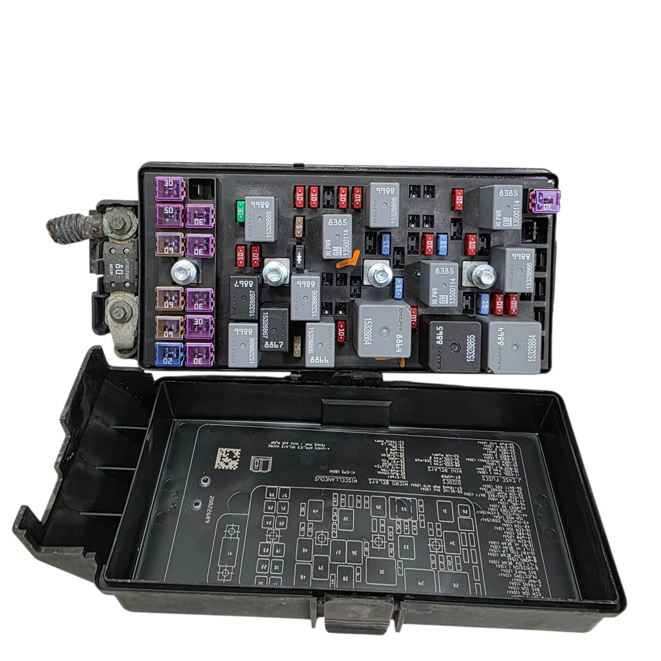 2009-2012 Chevrolet Malibu Fuse Box Relay Junction Block Engine Bay 20822695 - Image 3 of 4