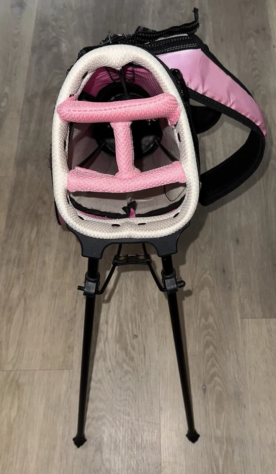 Hello Kitty Youth Golf Club Stand Bag Only. - Image 4 of 4