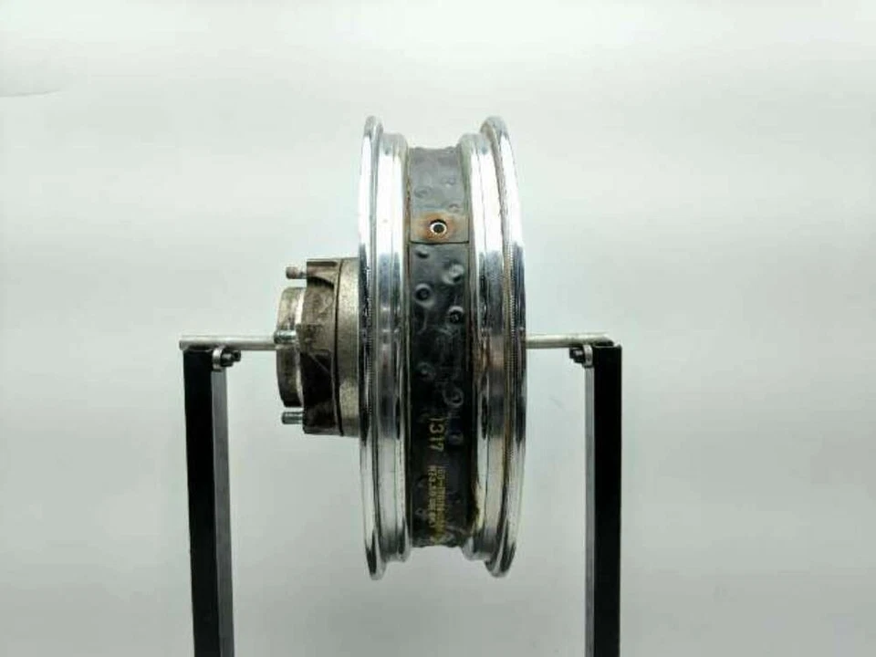 Llanta trasera recta Honda VT750 03 Shadow Spirit 15X3,50 Foto 2 de 4