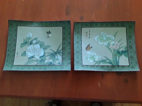 CHINESISCHES SCHMETTERLINGS- UND BLUMENGEMÄLDE AUF SEIDE, SIGNIERT GRÖSSE 11X9 - Bild 1 von 4