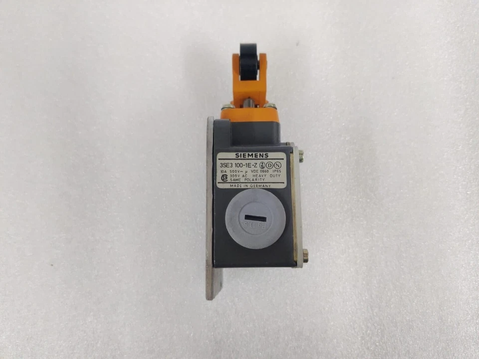 SIEMENS 3SE3 100-1E-Z LIMIT SWITCH - Image 3 of 4