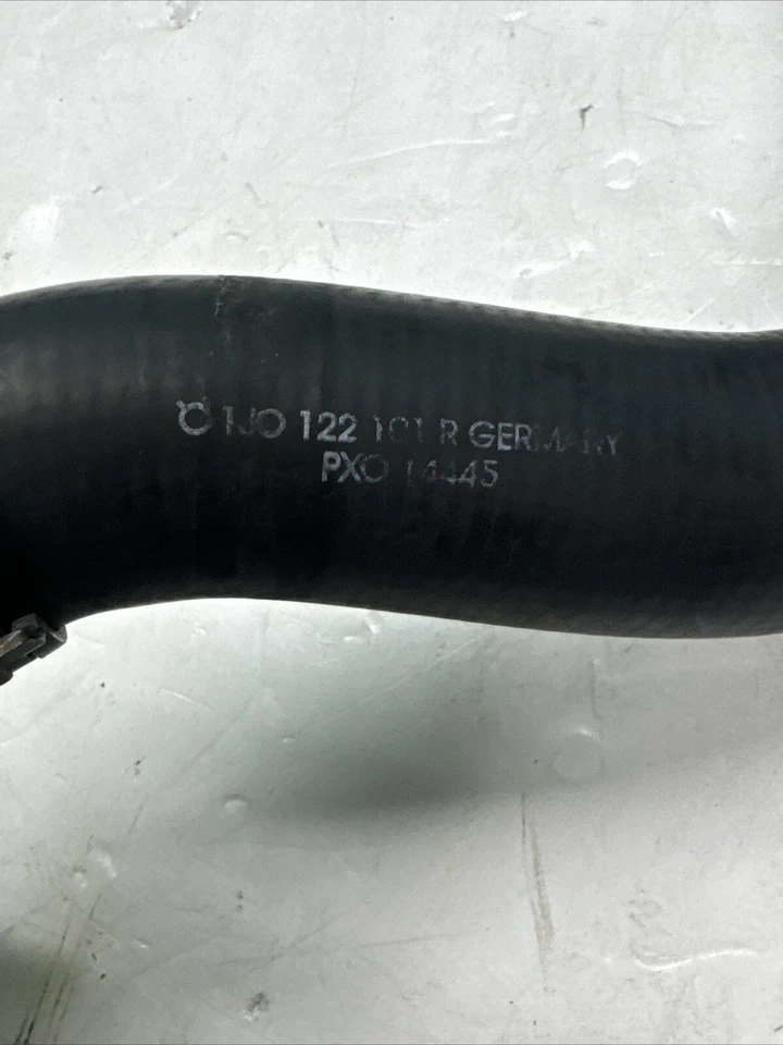 Manguera de radiador superior Volkswagen Golf 1999-2001 1J0122101B OEM Foto 3 de 4