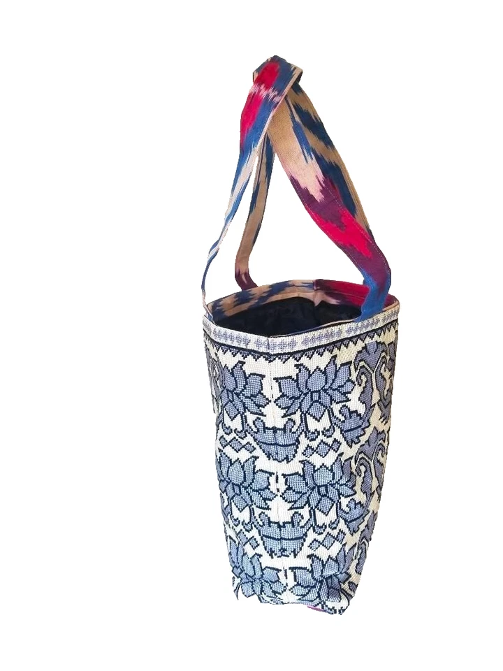 BOLSO DE MANO DE SEDA UZBEKO BORDADO A MANO COSIDO EN CRUZ DE PRIMERA CALIDAD Foto 3 de 4