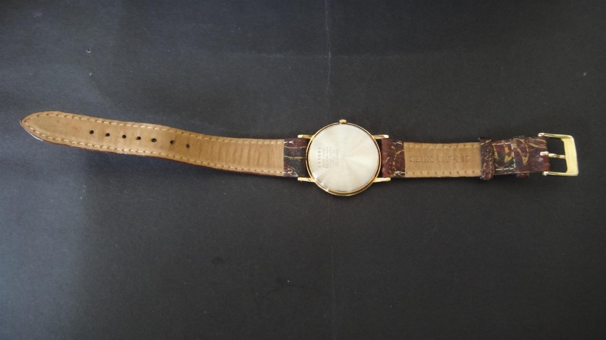 マブページ SEIKO V700 Vintage Men's Watch Seiko V700 8A13 Quartz Gold Tone Black