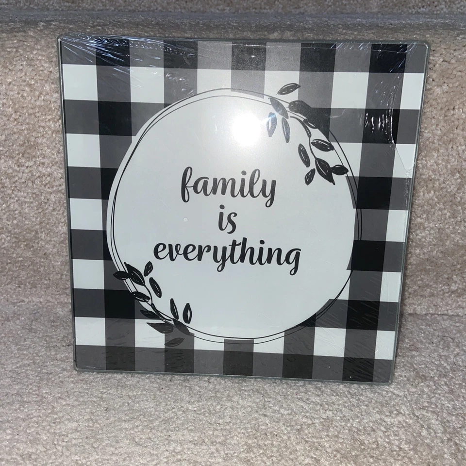8 In Square-Glass Cutting Board/Trivet “FAMILY IS EVERYTHING” Black & White-New - Image 4 of 4