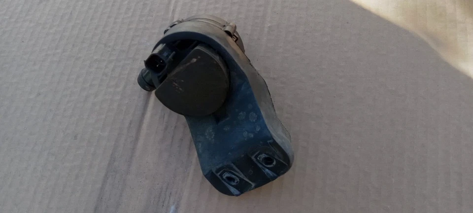 08 09 10 Bomba de refrigerante diésel Ford F-250 350 Super Duty 6.4 Powerstroke OEM Foto 2 de 4