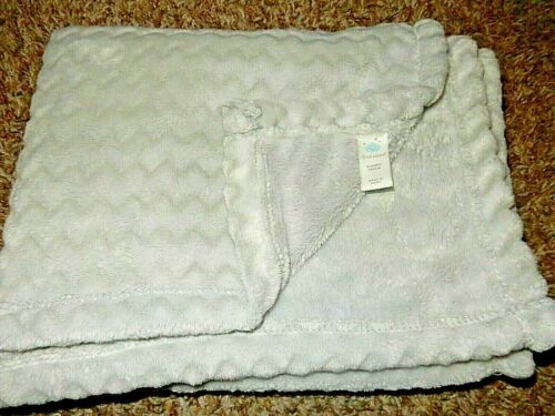 4C Set of 2 CLOUD ISLAND Gray Chevron Plush Fleece Baby Crib Blankets