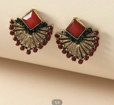 Rhinestone Fan Design Stud Earrings