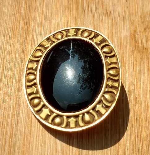 MFA Brooch Pin Black Cabochon Goldtone Border Museum Fine Arts Boston Marked - Picture 7 of 7