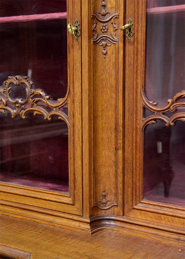 大号古董法国列日雕刻橡木自助餐展示柜 — 第 3/4 张图片