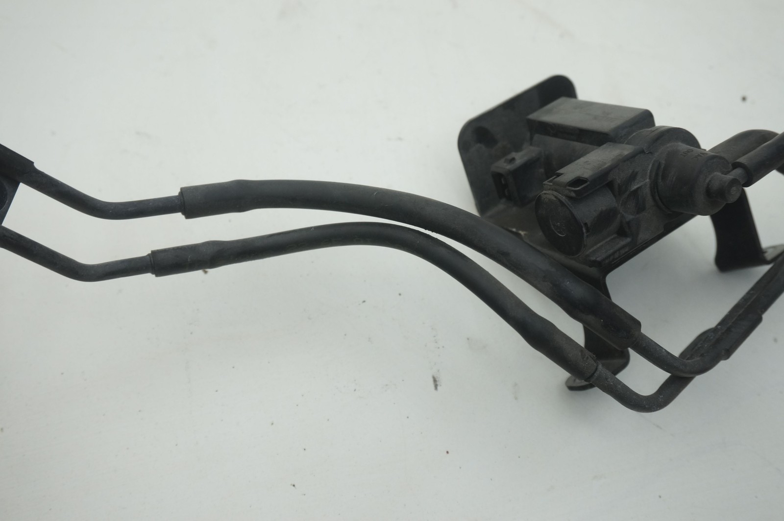 Turbo Turbocharger Solenoid Valve Pipe Line OEM 316062 Ferrari 488 Spider 2017