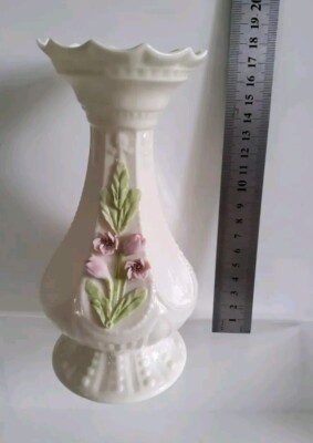 Belleek Vase Parian China Porzellan Irland geprägt Kirschblüte Blumen rosa