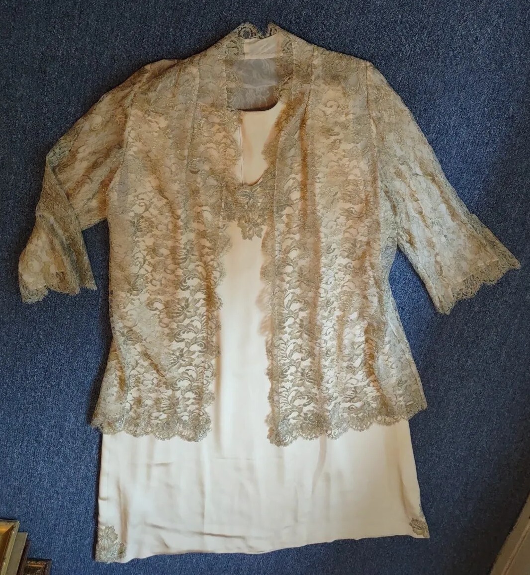Picture 1 of 24