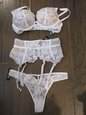 ANN SUMMERS THE ICON WHITE LACE 3-PC BRIDAL LINGERIE BRA/THONG/WASPIE SET  NEW