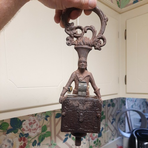 Antique Handle of 1928 Cast Iron H D Bloch & Co. Pirate Chest Standing Ashtray - Picture 8 of 9
