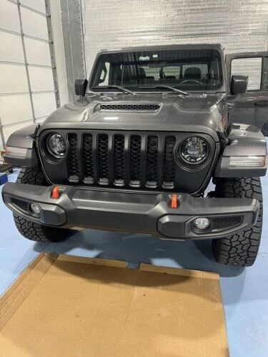 Brand New OEM Mopar '20-'24 Jeep Gladiator Satin Black Front Grille - 82216097 - Image 2 of 4