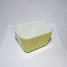 Vintage Pyrex 501 B  24 Yellow  1 1/2  Cup Refrigerator Dish No Lid