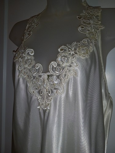Vintage California Dynasty White Satin Sequins Bridal Nightgown Peignoir Set M/L - Picture 7 of 14