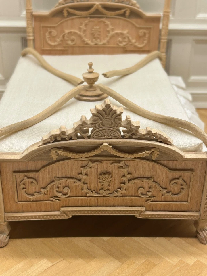 Casa de muñecas miniatura-Bespaq elegante cama con dosel francesa sin terminar--$118,00--ESTADO-- Foto 4 de 4