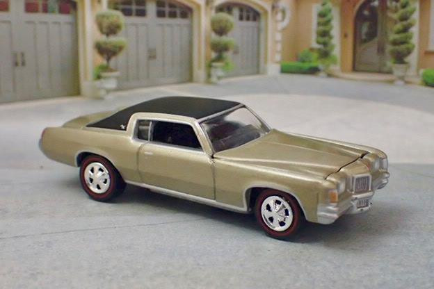 ミニカー #44 Pontiac Grand Prix 1962 PONTIAC GRAND PRIX FIREBALL ROBERTS EDITION BLACK 1/18