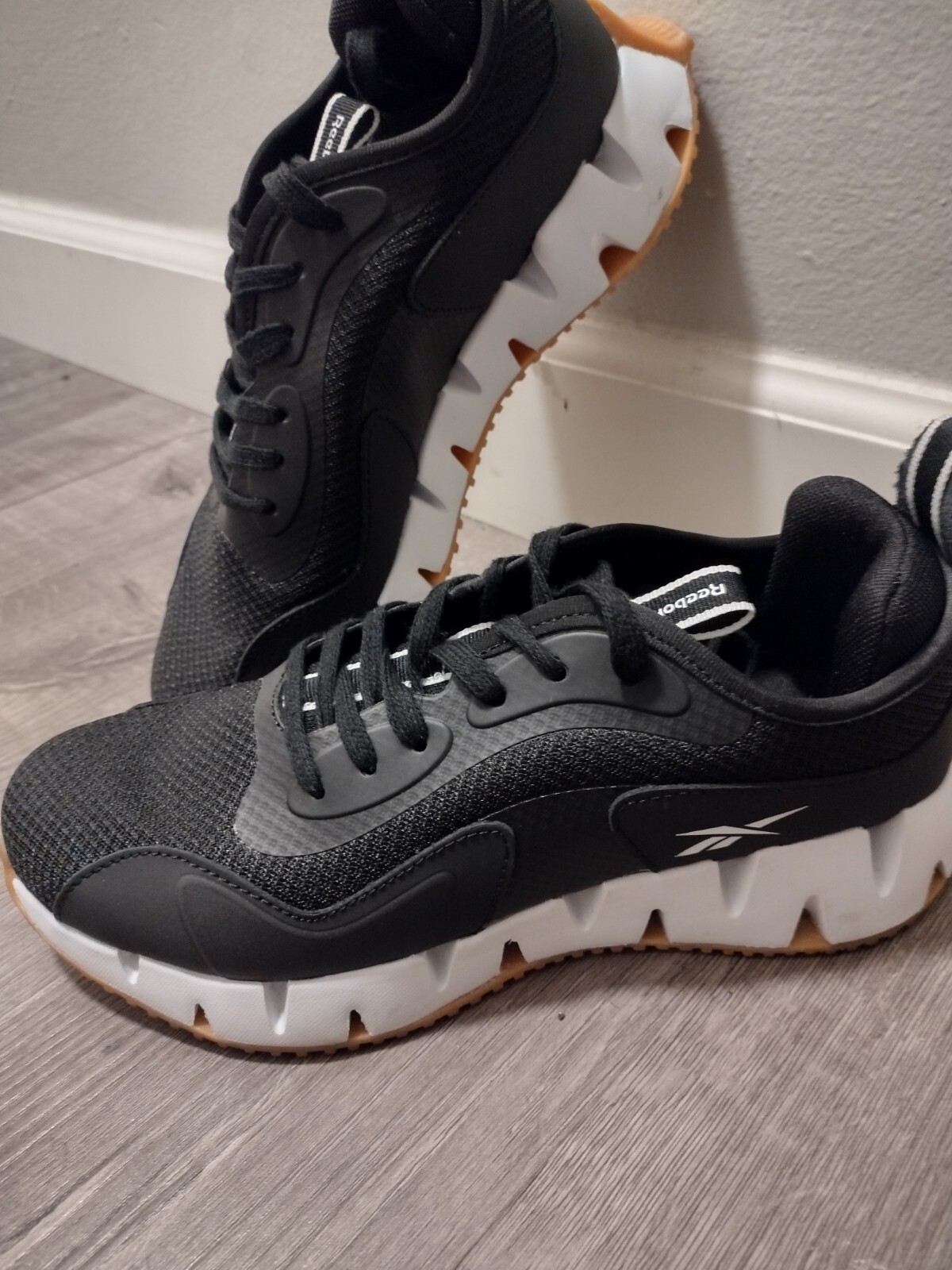 Size 8.5- Reebok Zig Black - FX1092 | eBay