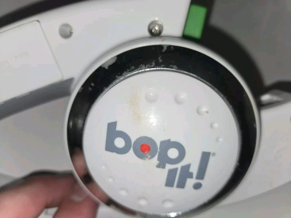 Bop It Toy Electronic Handheld Game 2008 Hasbro Retro Collectible 10" Works - Image 3 of 3