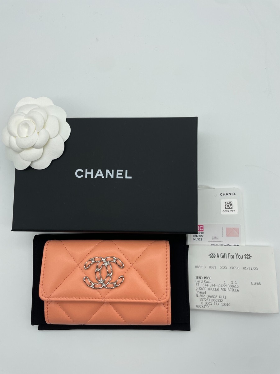 Chanel 19 Small Flap Wallet Black - NOBLEMARS