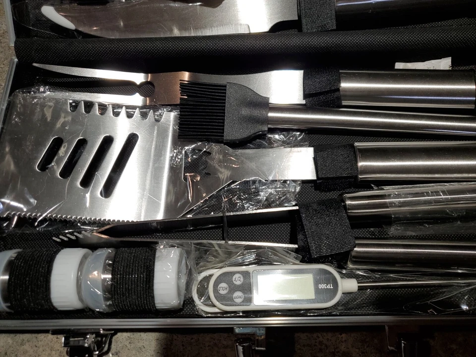 New ROMANTICIST 23pc Premium Stainless BBQ Grill Set with Thermometer and Case - Image 3 of 4