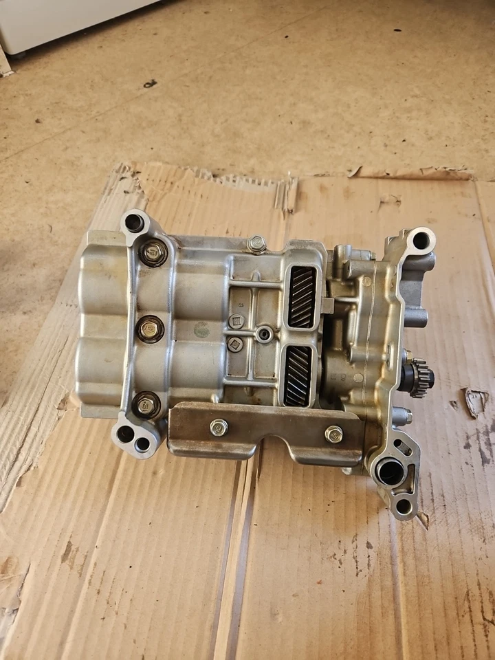 HONDA CIVIC TYPE S 2.0 ENGINE OIL PUMP K20A3 GENUINE MK7 2001-2006 - Image 2 of 4