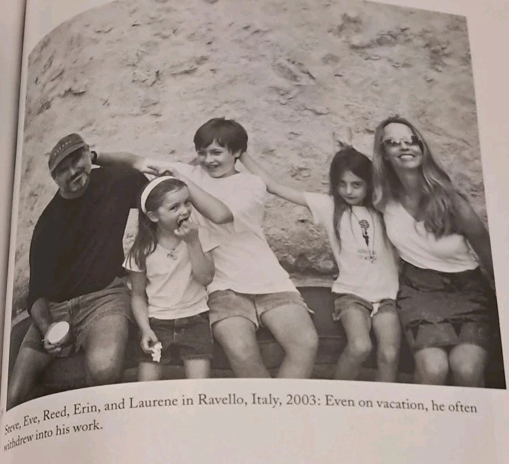 'SIGNED' STEVE JOBS by Walter Isaacson (2011) 1st Edition I - Image 4 of 4