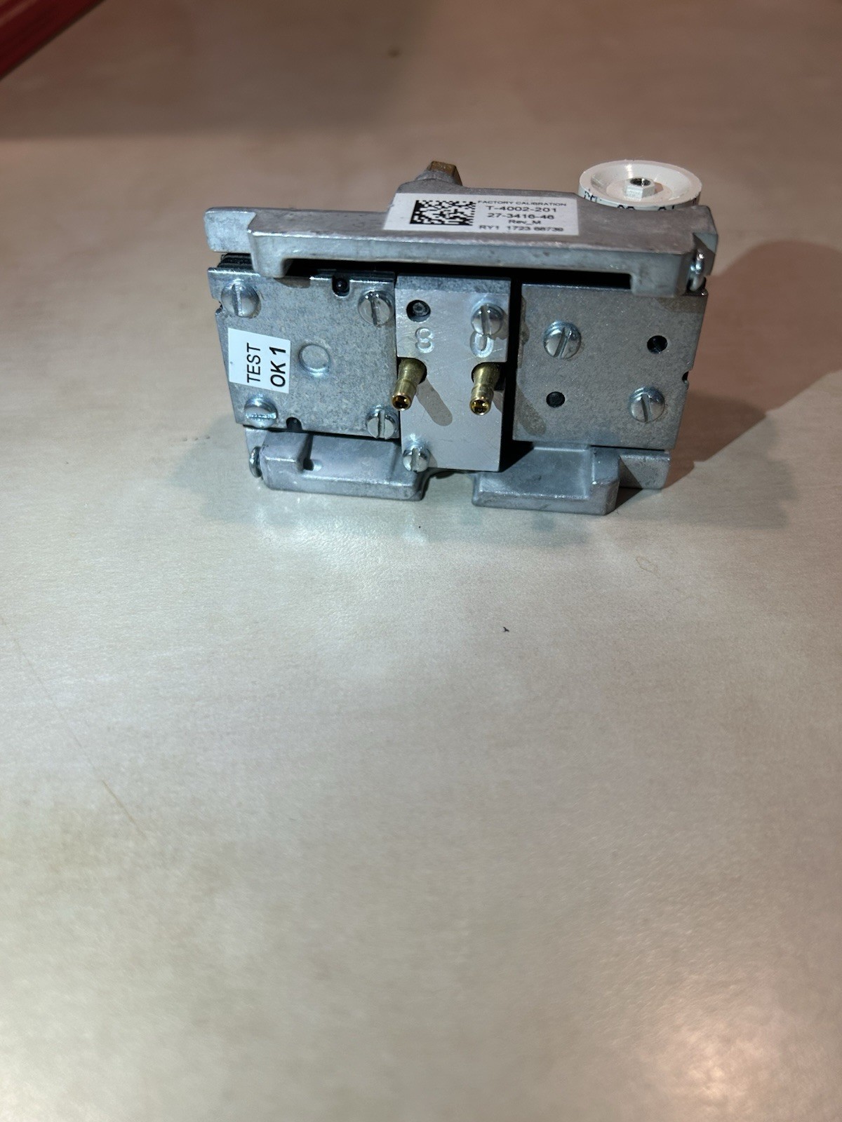Johnson Controls T4002-201 Pneumatic Thermostat (Direct Acting)