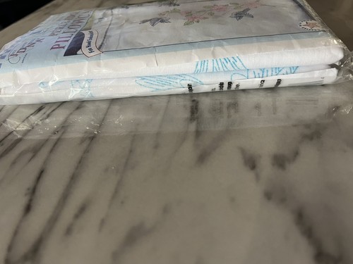 JDNA Federa Bordo Perla Kit Ricamo Stampato a Mano Fiori Uccellini #31 Nuovo - Foto 3 di 4